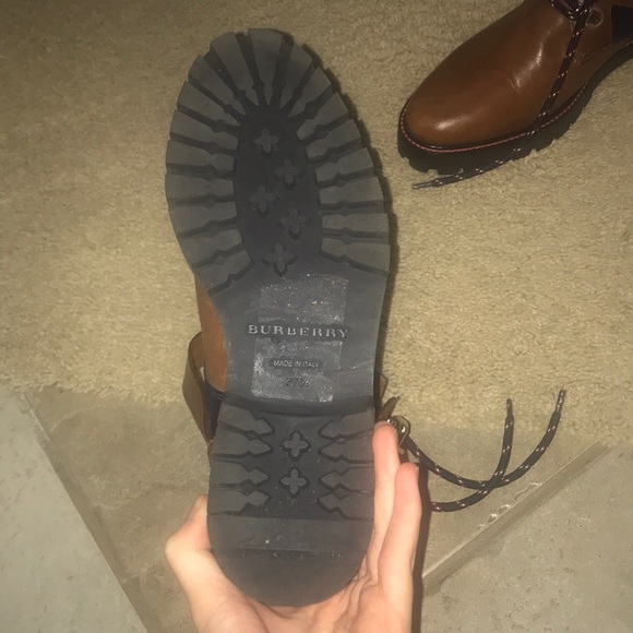 Authentic BURBERRY Boots. Worn twice. Like new. - Picture 12 of 15